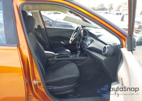 2021 Nissan Kicks Sv Xtronic Cvt z USA, uszkodzony, nr VIN 3N1CP5CV1ML559470